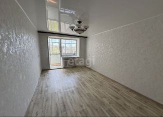 Продается 2-комнатная квартира, 50 м2, Кумертау, улица Мажита Гафури, 8