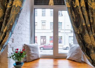 Сдаю в аренду квартиру студию, 25 м2, Санкт-Петербург, Колокольная улица, 7, Центральный район