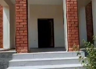 Сдам в аренду дом, 500 м2, Грозный, улица А.Д. Дукуева, 132