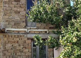 Продам гараж, 30 м2, поселок городского типа Новофёдоровка, Центральная площадь