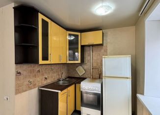 Продаю 1-ком. квартиру, 32 м2, Екатеринбург, улица 40-летия Октября, 32, метро Проспект Космонавтов