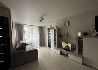 Продаю 2-ком. квартиру, 41 м2, Кстово, Магистральная улица, 16