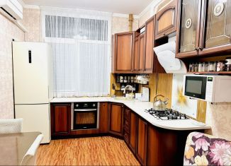 Сдается в аренду 3-комнатная квартира, 61 м2, Геленджик, Больничный переулок, 9