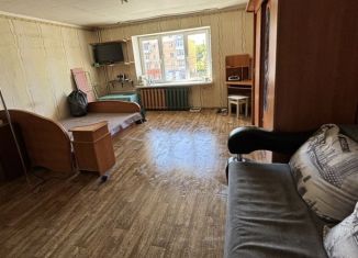 Сдаю в аренду 2-ком. квартиру, 65 м2, Калининград, улица Багратиона, 112