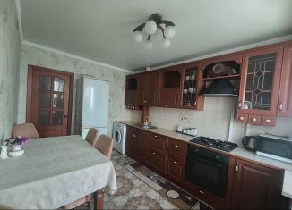 Сдам в аренду 3-ком. квартиру, 64 м2, Краснодар, Зиповская улица, 16