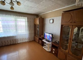 Сдаю двухкомнатную квартиру, 54 м2, Полысаево, Бакинская улица, 3А