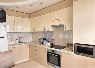 Продажа трехкомнатной квартиры, 95 м2, Чувашия, проспект Тракторостроителей, 72