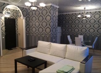 Сдам в аренду 3-ком. квартиру, 70 м2, Краснодар, улица Селезнёва, 4/4, микрорайон Черемушки