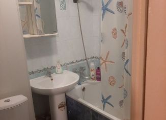 Аренда 2-ком. квартиры, 50 м2, Смоленск, улица Нормандия-Неман, 18