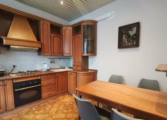 Сдаю 3-ком. квартиру, 85 м2, Москва, Малая Грузинская улица, 38, Пресненский район