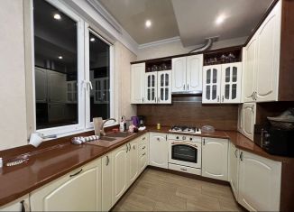 Продаю 3-ком. квартиру, 75 м2, Сочи, Ботаническая улица, 19, микрорайон Заречный