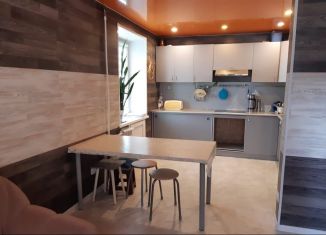 Продаю 3-комнатную квартиру, 67.8 м2, Глазов, улица Калинина, 8А