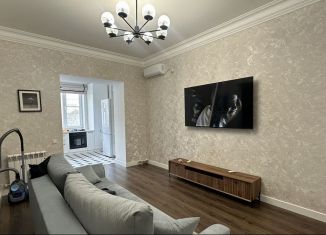 Сдаю квартиру студию, 45 м2, Махачкала, улица Комарова, 13, Кировский внутригородской район