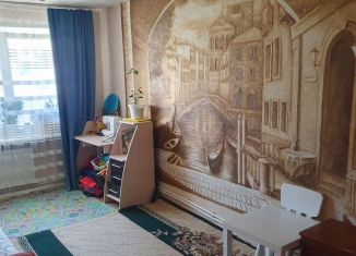 Продаю 2-комнатную квартиру, 44 м2, Кукмор, улица Нур Баяна, 32