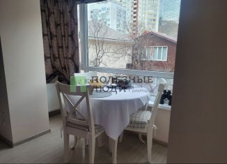 Продаю 3-ком. квартиру, 56.8 м2, посёлок городского типа Кореиз, Южная улица, 48