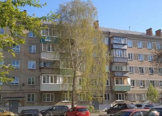 Продаю 2-ком. квартиру, 46.4 м2, Копейск, улица Жданова, 15