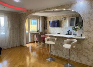 Сдаю трехкомнатную квартиру, 130 м2, Сочи, Демократическая улица, 43, микрорайон Центральный