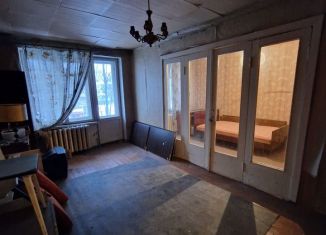 Продажа 2-комнатной квартиры, 42.9 м2, Гатчина, улица Киргетова, 25