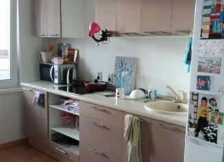 Сдам в аренду 1-ком. квартиру, 33 м2, Екатеринбург, Латвийская улица, 54, ЖК Хрустальные Ключи