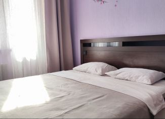Сдается 2-комнатная квартира, 54 м2, Тюмень, улица Прокопия Артамонова, 4