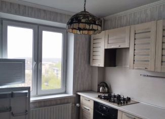 Продаю двухкомнатную квартиру, 56 м2, Чебаркуль, улица 9 Мая, 5Б