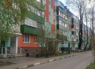 Продам 2-ком. квартиру, 45 м2, Старый Оскол, микрорайон Интернациональный, 31