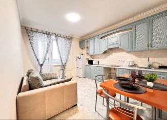 Сдам в аренду 1-ком. квартиру, 48 м2, Орёл, Комсомольская улица, 89