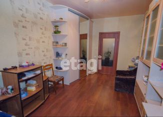 Продаю 3-ком. квартиру, 68 м2, Свердловская область, Солнечная улица, 40