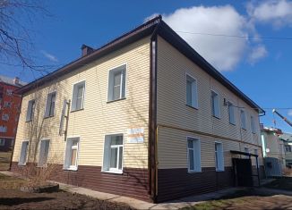 Продается двухкомнатная квартира, 47 м2, Агрыз, улица Карла Маркса, 3