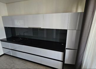 Сдается в аренду 3-комнатная квартира, 93.1 м2, Оренбургская область, Салмышская улица, 67