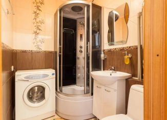 Сдаю 2-ком. квартиру, 48 м2, Калининград, Театральная улица, 40
