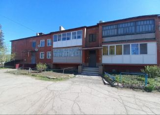 Продаю 2-комнатную квартиру, 41.9 м2, Калачинск, улица Черепова, 83