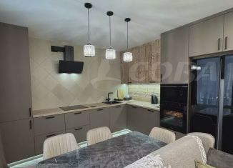 Продаю 3-комнатную квартиру, 100 м2, Тюмень, улица Тимофея Кармацкого, 11к2, ЖК Ария