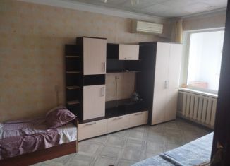 Сдам в аренду однокомнатную квартиру, 32 м2, Лабинск, Красная улица, 49