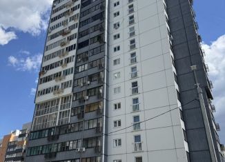 Продажа 2-ком. квартиры, 60 м2, Челябинск, улица Братьев Кашириных, 164