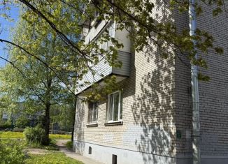 Продается 2-комнатная квартира, 40.8 м2, Ломоносов, улица Красного Флота, 11/39