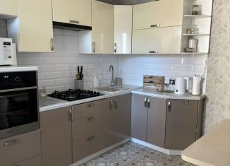 Продажа трехкомнатной квартиры, 64.1 м2, Республика Башкортостан, Коммунистическая улица, 106