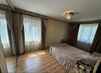 Продам 3-комнатную квартиру, 60 м2, Златоуст, 1-й квартал, 27А