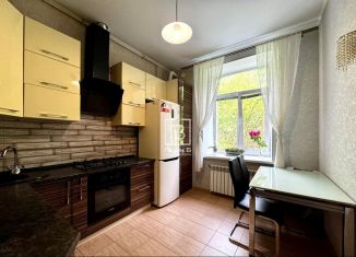 Продам 2-комнатную квартиру, 56.4 м2, Калуга, Гвардейская улица, 8