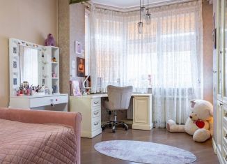 Продам трехкомнатную квартиру, 110 м2, Краснодар, Постовая улица, 33, микрорайон Центральный