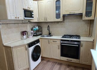 Продаю трехкомнатную квартиру, 59.6 м2, Обнинск, улица Курчатова, 17