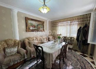 Четырехкомнатная квартира на продажу, 100 м2, Хасавюрт, улица Победы, 115