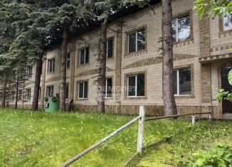 Помещение свободного назначения на продажу, 2000 м2, Нальчик, улица Шогенова, 48