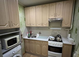 4-комнатная квартира на продажу, 47.9 м2, Кингисепп, Октябрьская улица, 12