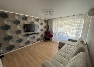 Продаю 3-ком. квартиру, 58 м2, Геленджик, микрорайон Парус, 17