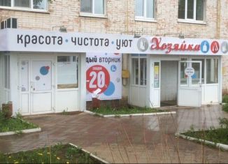 Продается торговая площадь, 152 м2, посёлок Игра, микрорайон Нефтяников, 1