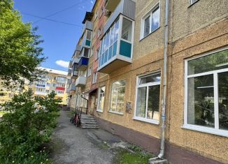 Продаю двухкомнатную квартиру, 43.9 м2, Белово, улица Юности, 8