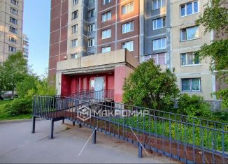 Продается 2-ком. квартира, 59 м2, Санкт-Петербург, проспект Наставников, 28к1, метро Проспект Большевиков