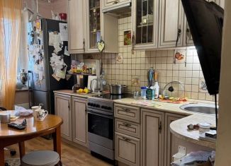 Продам 1-ком. квартиру, 43 м2, Лобня, улица Катюшки, 56