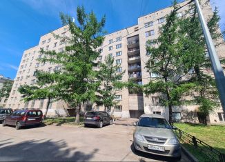 Трехкомнатная квартира на продажу, 81.3 м2, Санкт-Петербург, метро Приморская, Гаванская улица, 49к2